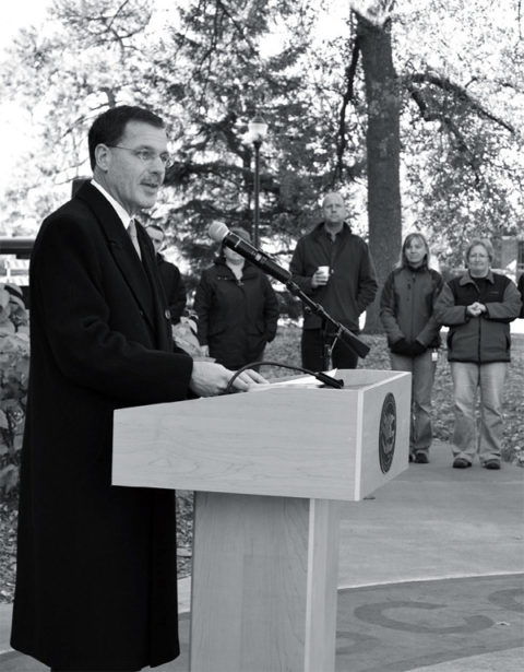 Chancellor Dean Van Galen at Cascade Project ribbon cutting.